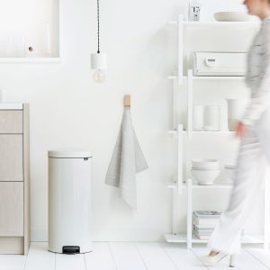 לויזון מרקט,פח פדל 30 ליטר לבן Brabantia - NewIcon,