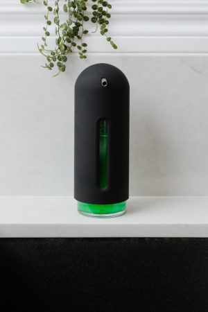 לויזון מרקט,דיספנסר לסבון שחור PENGUIN אומברה UMBRA,