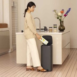 לויזון מרקט,פח אשפה למטבח BO פדל 30 ליטר, אפור כהה מינרלי Brabantia, לויזון מרקט,פח אשפה למטבח BO פדל 30 ליטר, אפור כהה מינרלי Brabantia,