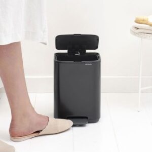 לויזון מרקט,פח לשירותים BO פדל 4 ליטר, שחור מט Brabantia, לויזון מרקט,פח לשירותים BO פדל 4 ליטר, שחור מט Brabantia,